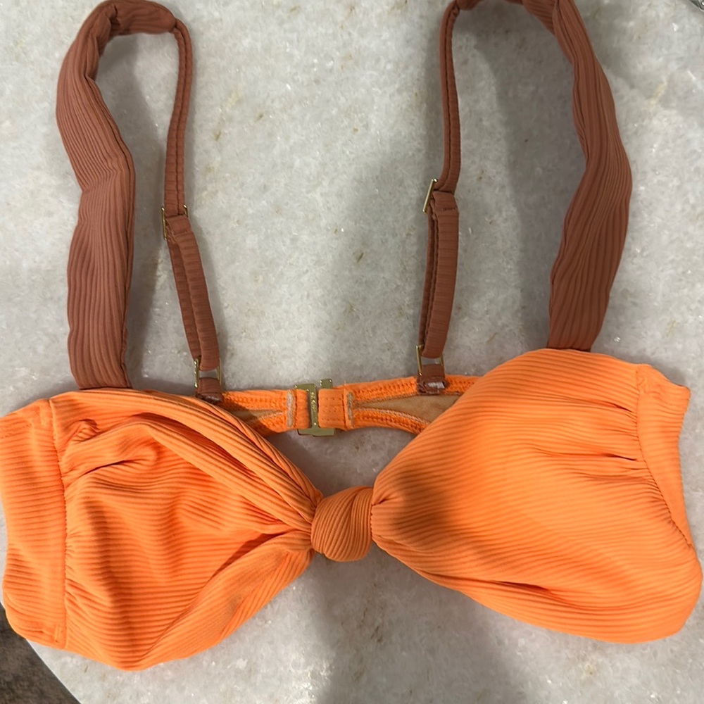 So Buquinis - Made in Brasil - NEW WITHOUT TAGS - fits small - Bikini Top